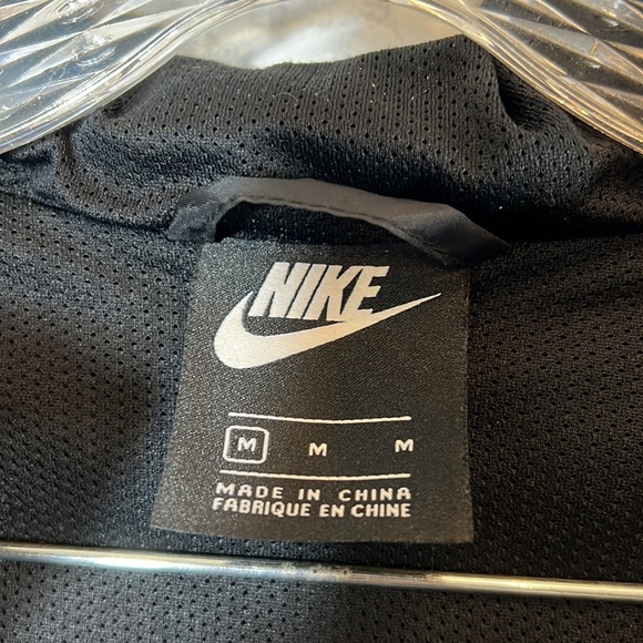 Nike sportswear windrunner retro jacket size Medium - Picture 7 of 15